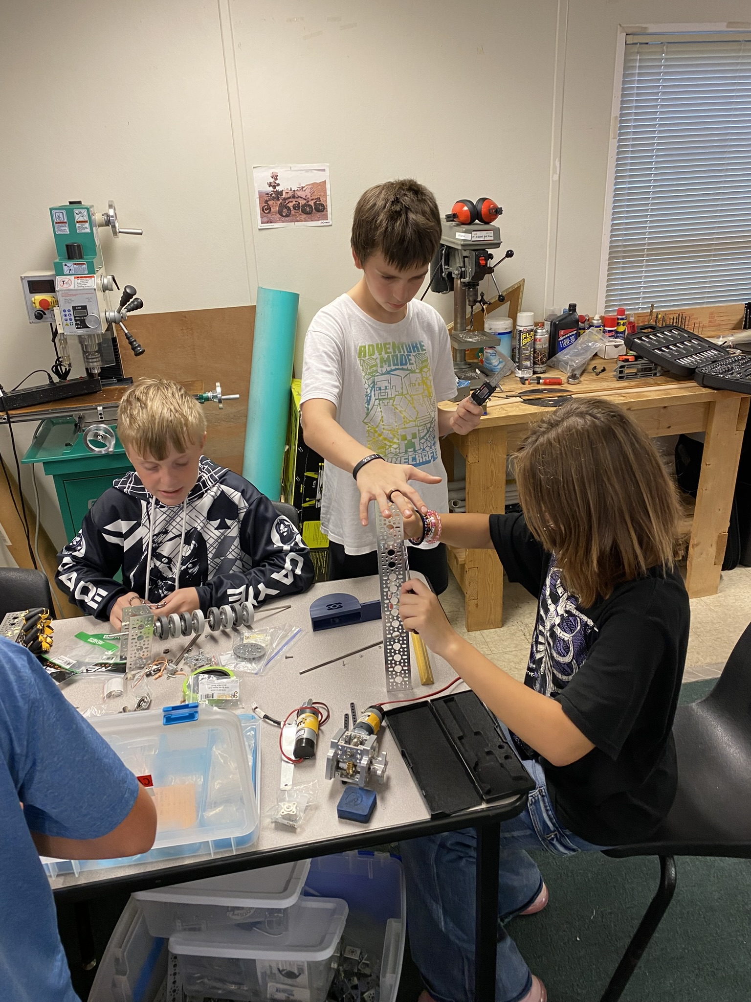 Team fitting parts in the frame